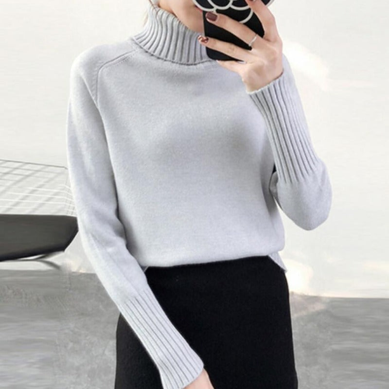 Damski sweter z golfem o luźnym kroju