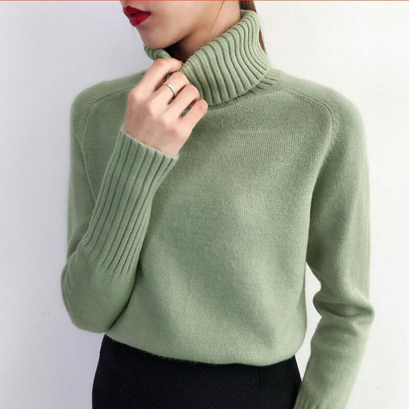 Damski sweter z golfem o luźnym kroju