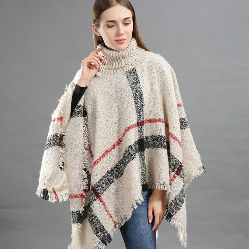 Damski sweter dziergany typu ponczo w kratę