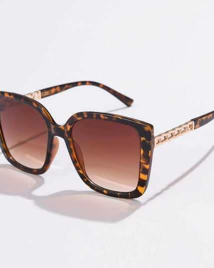 Damskie okulary przeciwsłoneczne z dekoracyjnymi zausznikami