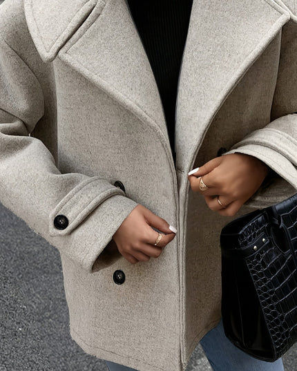 Damski płaszcz krótki dwurzędowy