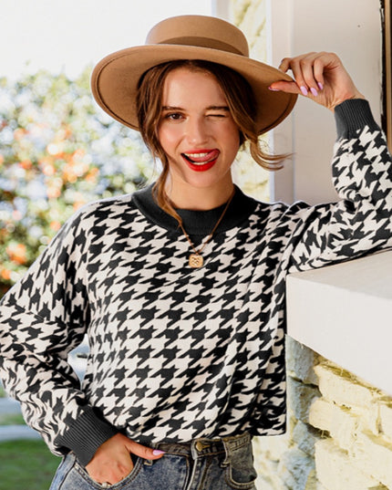 Damski sweter dziergany w pepitkę