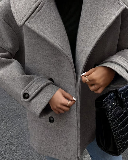 Damski płaszcz krótki dwurzędowy