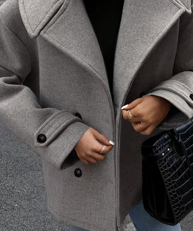 Damski płaszcz krótki dwurzędowy