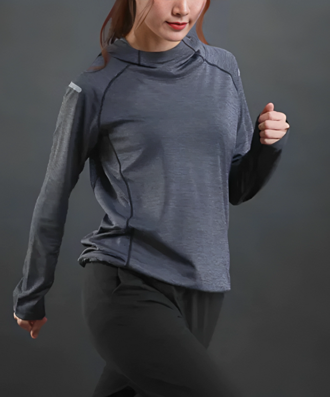 Sportowa bluza damska z cienkiego materiału z kapturem