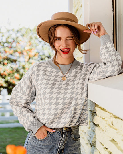 Damski sweter dziergany w pepitkę