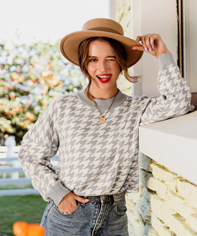 Damski sweter dziergany w pepitkę