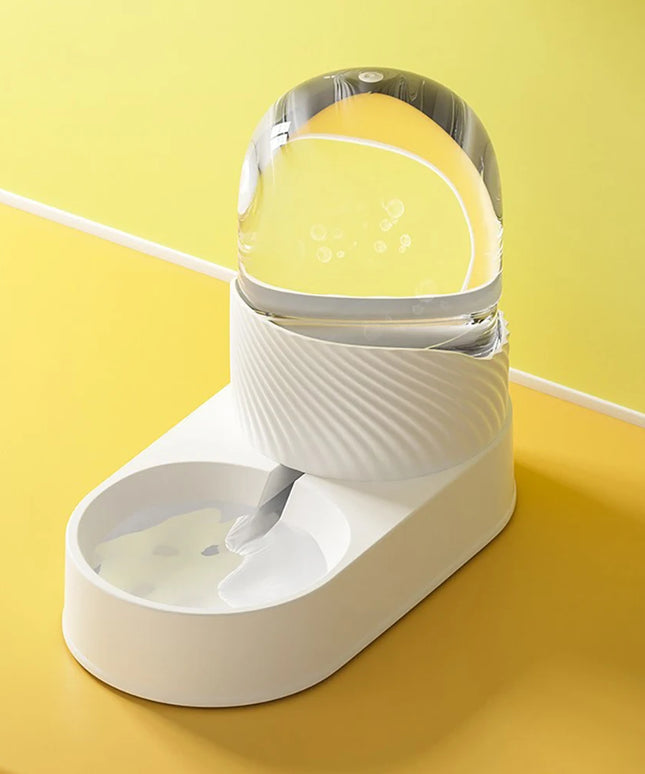 Automatyczne poidełko dla psa o zaokrąglonym kształcie