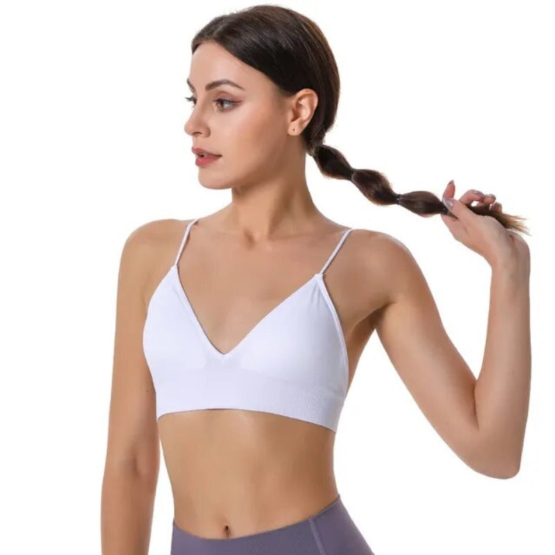 Sportowy biustonosz na cienkich ramiączkach z dekoltem w kształcie litery V