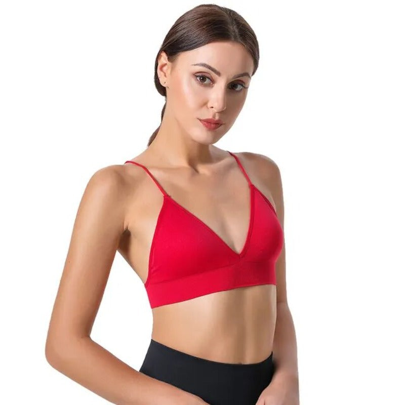 Sportowy biustonosz na cienkich ramiączkach z dekoltem w kształcie litery V