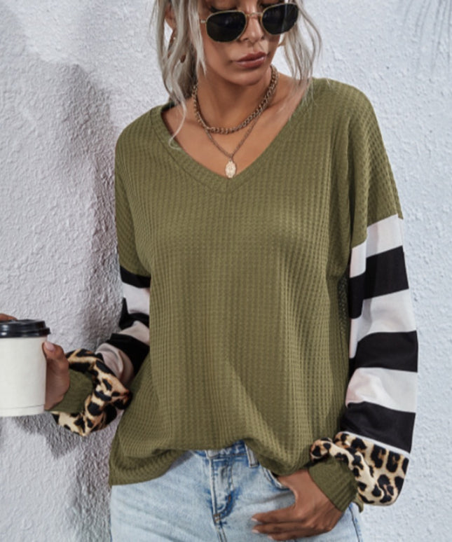 Damska koszulka oversize z długim rękawem w paski