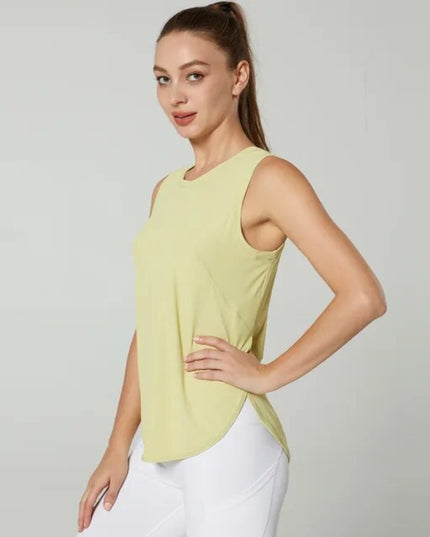 Sportowa koszulka damska z rozcięciem z boku