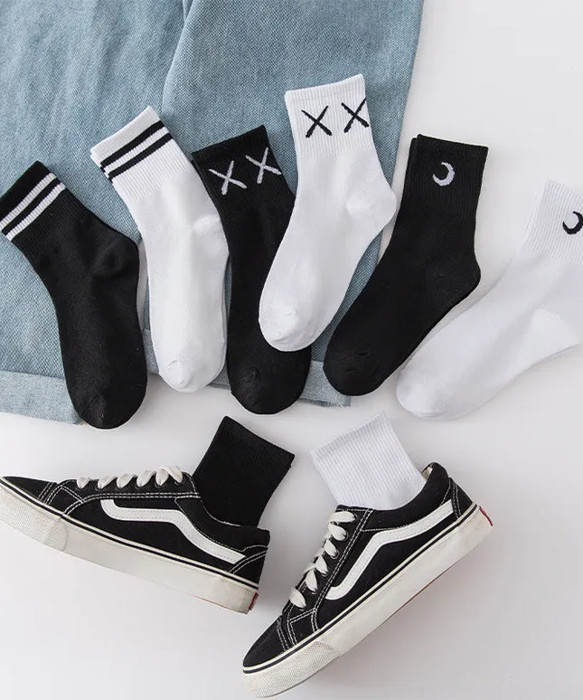 Skarpetki damskie długie w modne wzory