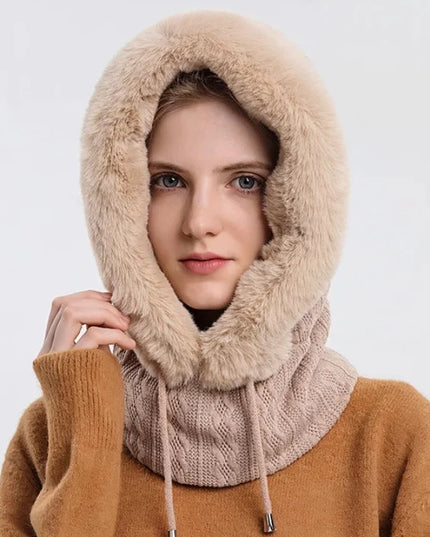 Czapka damska w formie kaptura z ociepleniem