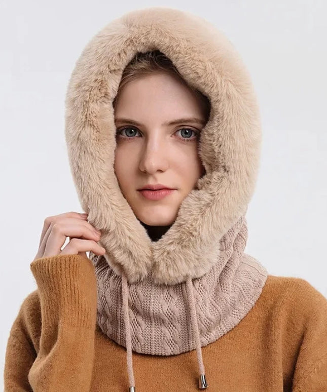 Czapka damska w formie kaptura z ociepleniem