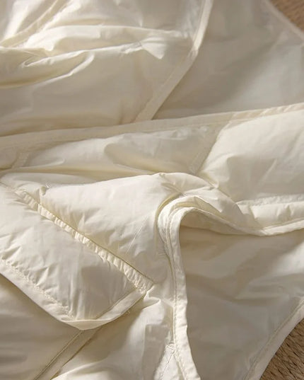 Kamizelka damska z krótkim stanem wiązana w pasie