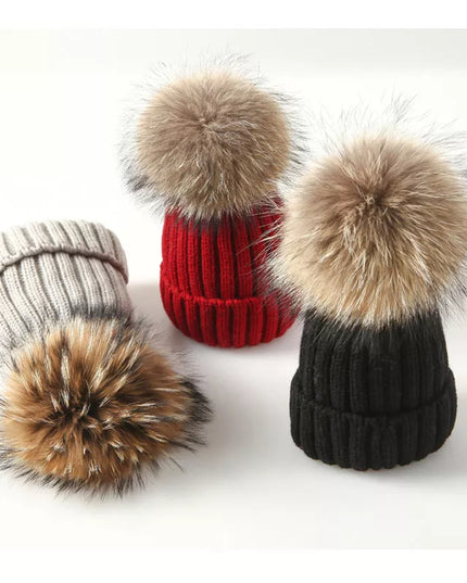 Czapka damska z pomponem