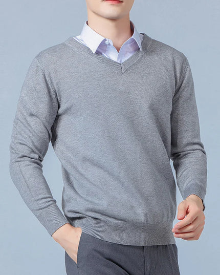 Męski sweter z dekoltem w serek z domieszką wełny