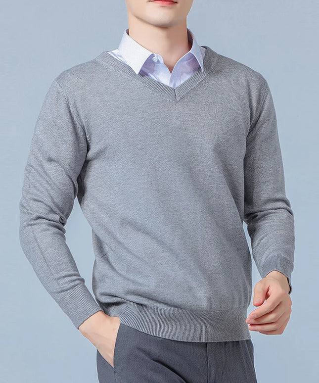 Męski sweter z dekoltem w serek z domieszką wełny