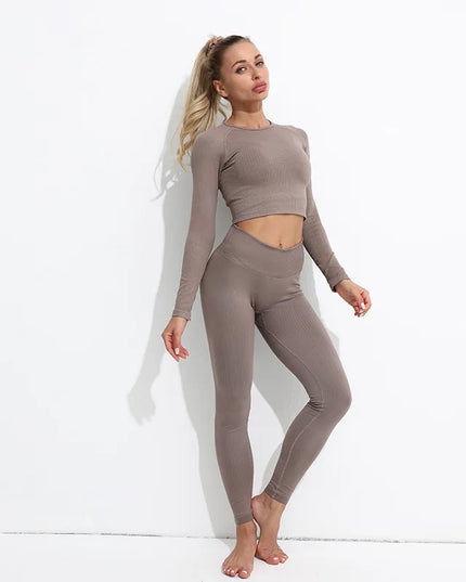 Sportowy komplet damski prążkowany - 3 elementy