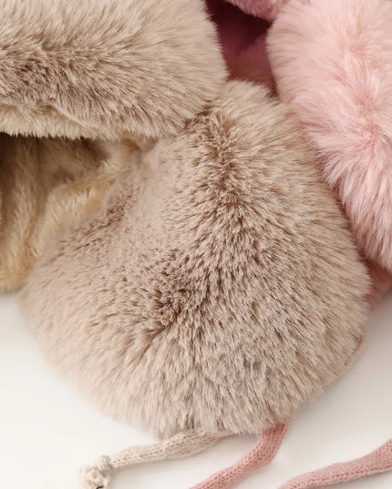 Czapka damska z nausznikami i pomponem