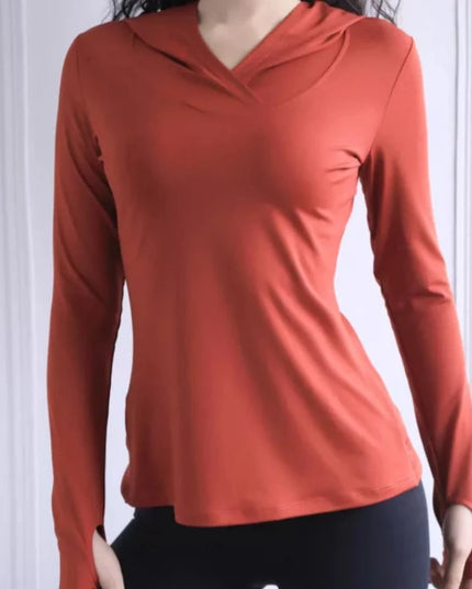 Sportowa bluza damska z kapturem i siateczką na plecach