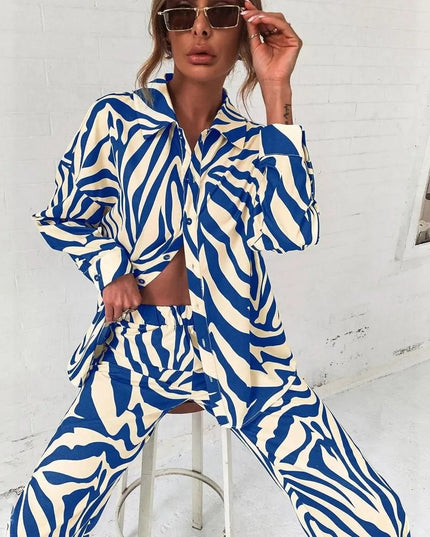 Komplet damski z koszulą i spodniami z delikatnego materiału