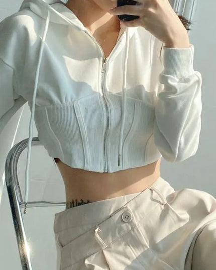 Sportowa bluza damska o krótszym kroju - z kapturem