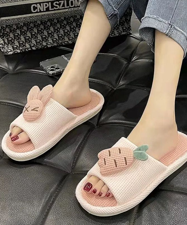 Klapki domowe z kolorowymi wzorami