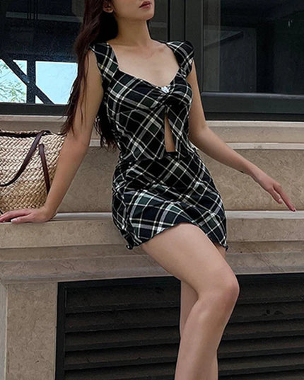 Komplet damski w kratę ze spódnicą mini