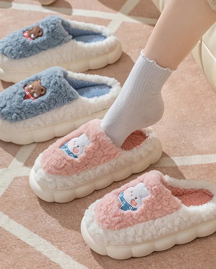 Klapki na wysokiej podeszwie z motywem królika