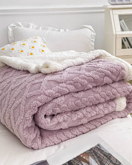 Miękki koc dwustronny ze sweterkowym tłoczeniem