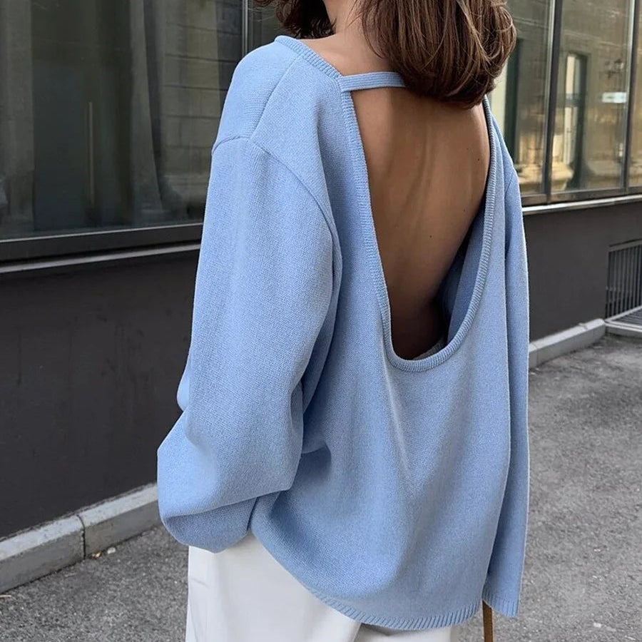 Sweter damski oversize z odkrytymi plecami – miękka gładka dzianina, długi rękaw