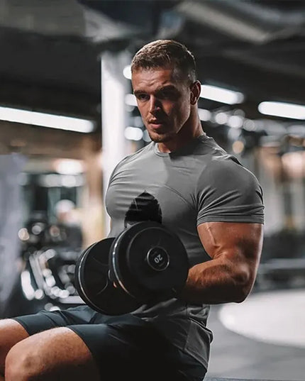 Sportowa koszulka męska z nadrukiem i krótkim rękawem