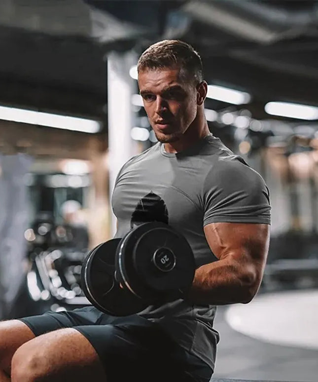 Sportowa koszulka męska z nadrukiem i krótkim rękawem