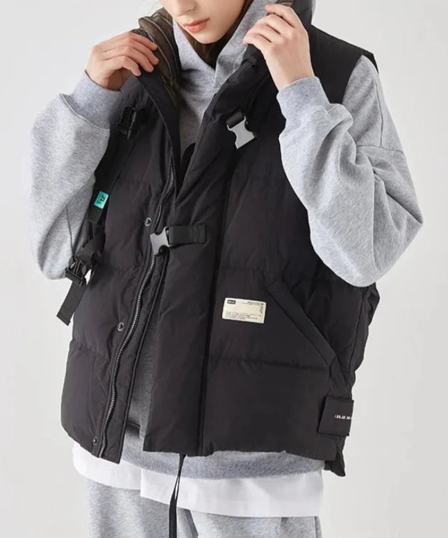 Kamizelka damska oversize z ozdobnym zapięciem