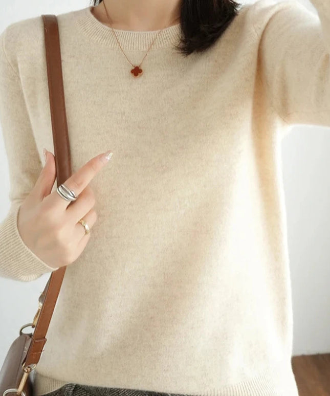 Damski sweter dziergany z wełny