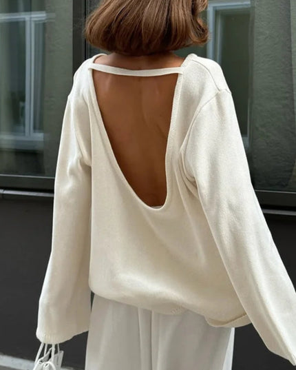 Sweter damski oversize z odkrytymi plecami – miękka gładka dzianina, długi rękaw