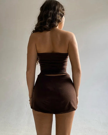 Dopasowany komplet damski ze spódnicą mini