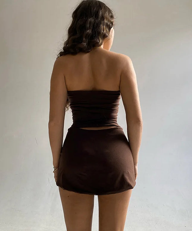 Dopasowany komplet damski ze spódnicą mini