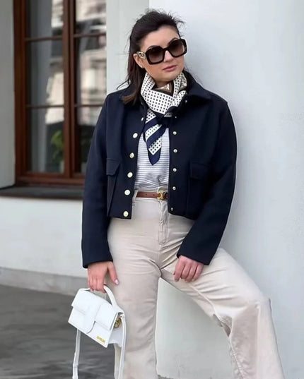 Elegancka damska kurtka przejściowa z kołnierzykiem i modnymi guzikami