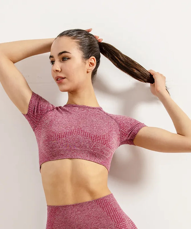 Sportowy top damski z krótkim rękawem