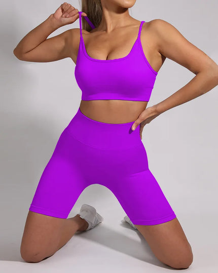 Sportowy komplet damski bezszwowy z biustonoszem i krótkim legginsami push up
