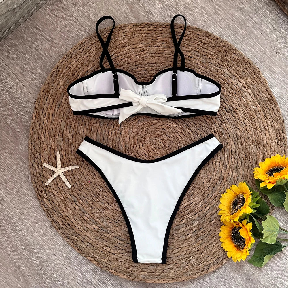 Dwuczęściowy strój kąpielowy bikini z kontrastowymi paskami