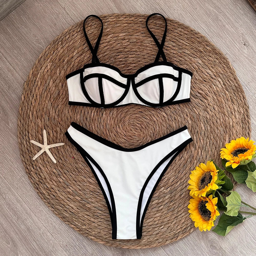 Dwuczęściowy strój kąpielowy bikini z kontrastowymi paskami