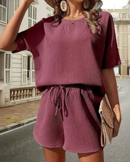 Komplet damski luźny z koszulką i szortami