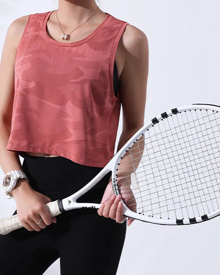 Sportowa koszulka damska o luźnym kroju na grubszych ramiączkach