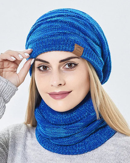 Czapka damska w zestawie z szalikiem