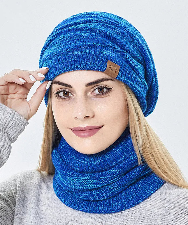 Czapka damska w zestawie z szalikiem