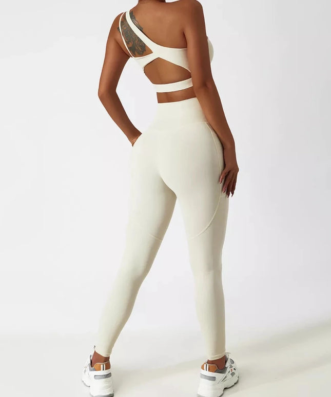 Sportowy komplet damski z asymetrycznym biustonoszem